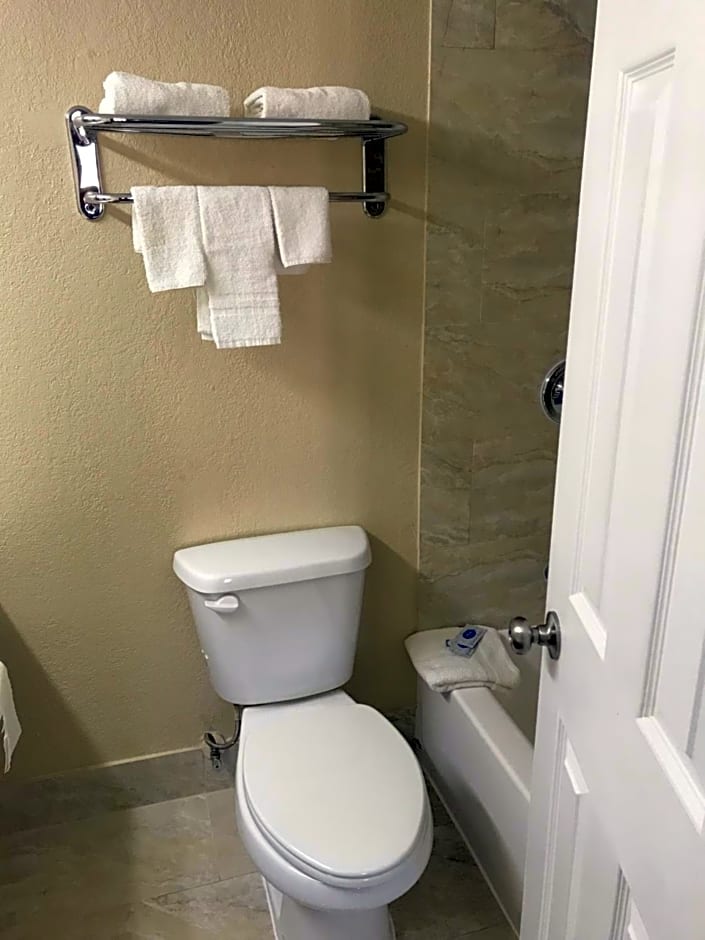 Hometown Inn & Suites