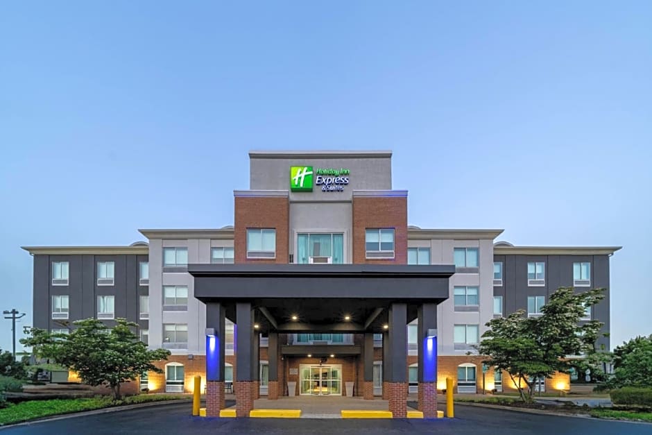 Holiday Inn Express Hotel & Suites Woodbridge