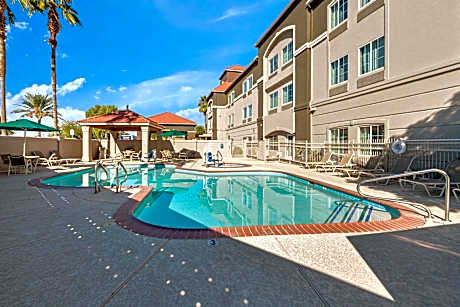 La Quinta Inn & Suites by Wyndham Phoenix I-10 West