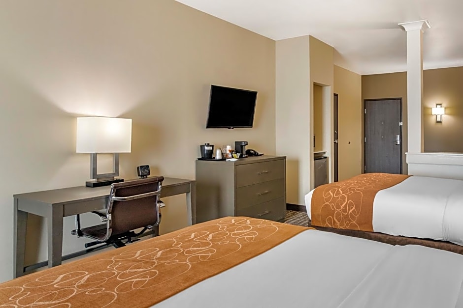 Comfort Suites Near Sam Houston Race Park