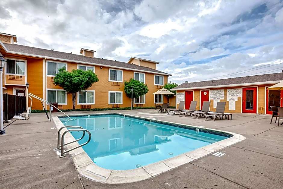 Quality Inn Near Six Flags Discovery Kingdom-Napa Valley