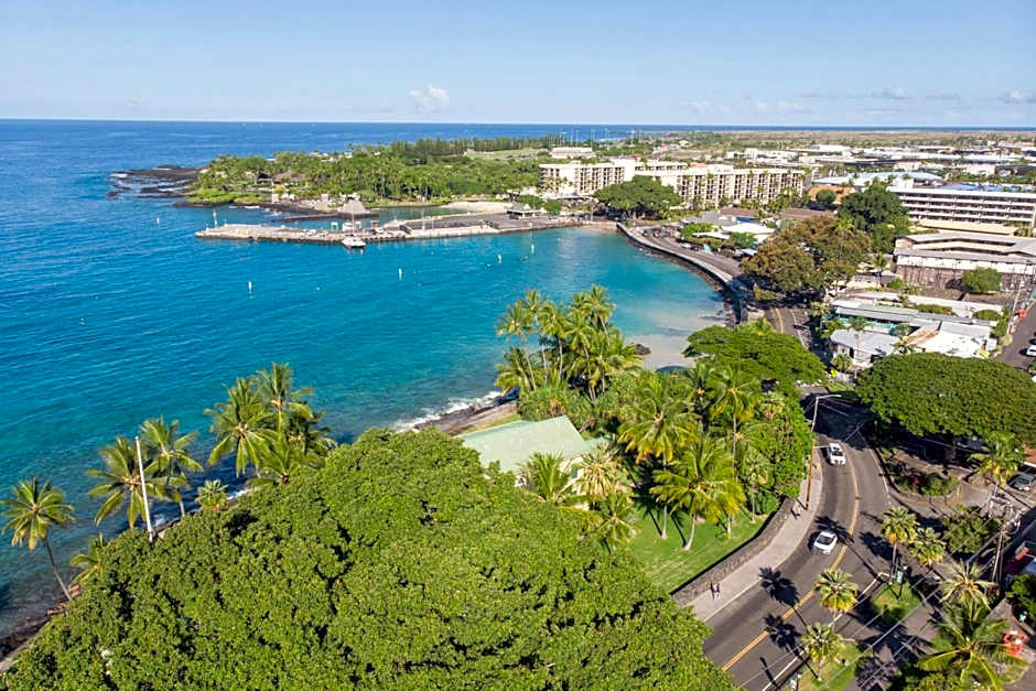 Courtyard by Marriott King Kamehameha's Kona Beach Hotel