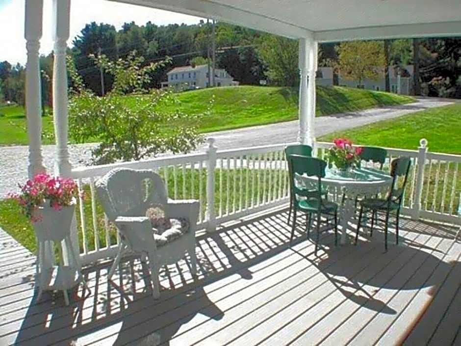 1896 House Country Inn - Barnside Inn