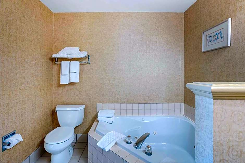 Best Western Plus Revere Inn And Suites