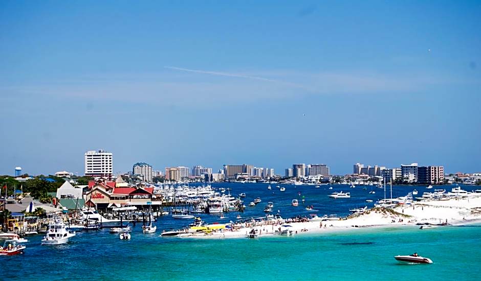 Marvelous 9th Floor Condo Gulf, Pool & Sunset View