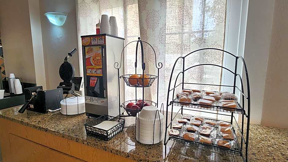 La Quinta Inn & Suites by Wyndham Clute Lake Jackson