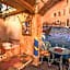 The Anniversary Inn - Fifth South