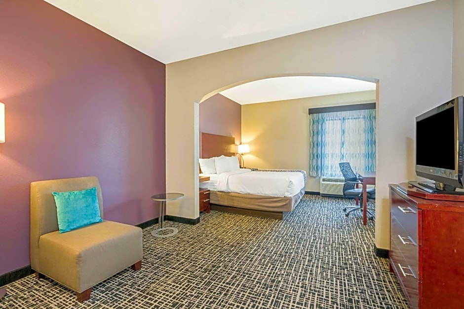 La Quinta Inn & Suites by Wyndham Oklahoma City Yukon