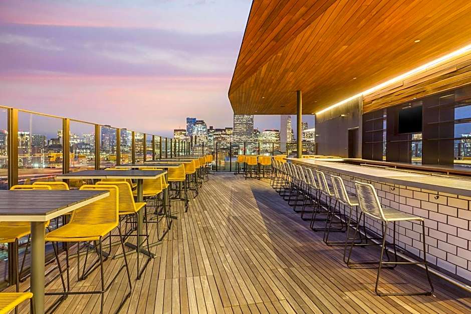 Cambria Hotel Boston Downtown-Seaport