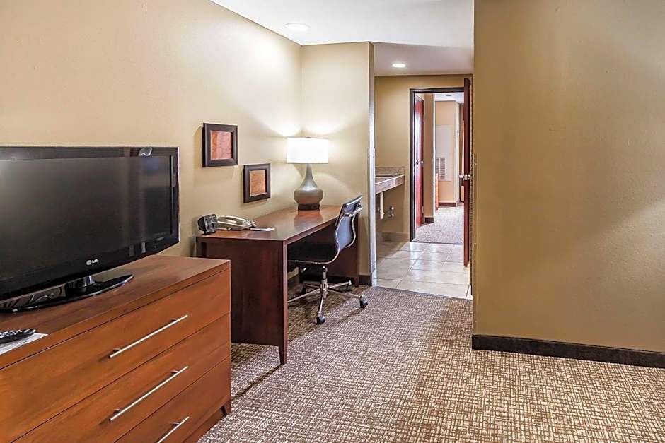 Comfort Suites Yukon - SW Oklahoma City