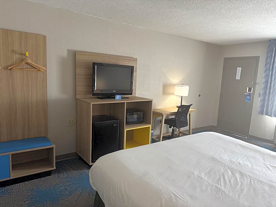 Days Inn by Wyndham Hannibal