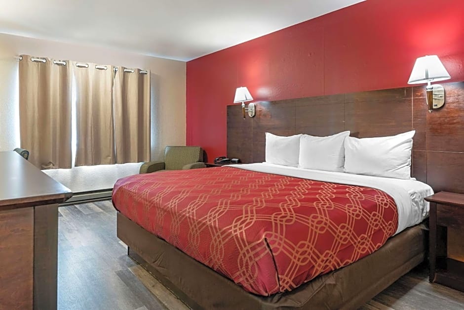 Econo Lodge Bay Breeze