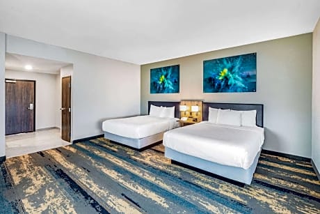 2 Queen Beds, Mobility Accessible Room, Bathtub w/ Grab Bars, Non-Smoking