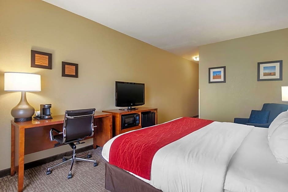 Comfort Inn And Suites - Pittsburg