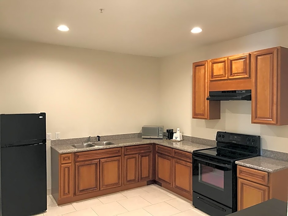 Regency Inn & Suites- NW Houston