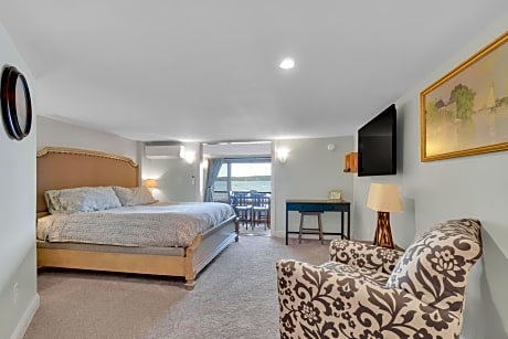 Superior King Suite