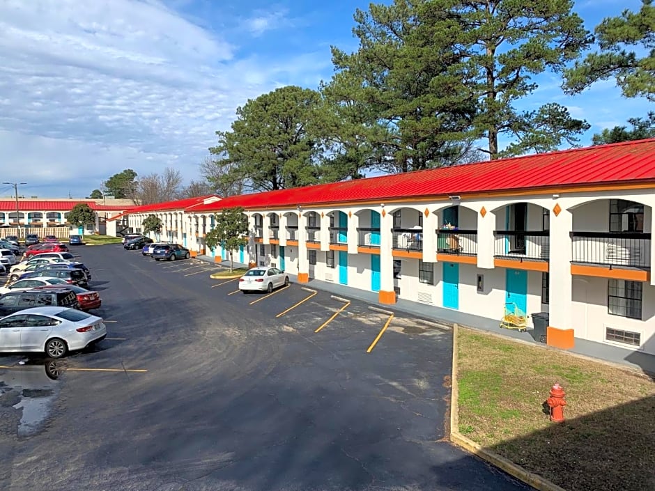 Howard Johnson by Wyndham Atlanta College Park