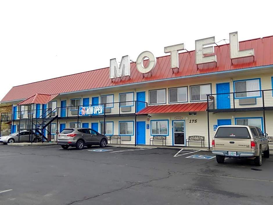 Motel 6-Baker City, OR