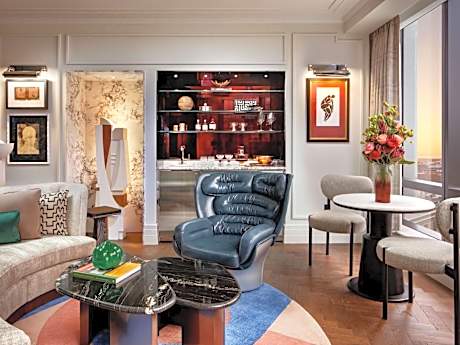 Signature One Bedroom King Suite