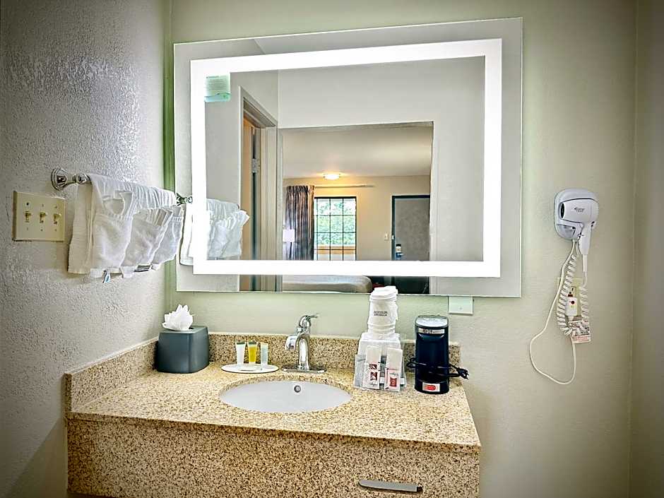 Days Inn by Wyndham Alexandria
