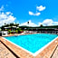 Remodeled, Huge Pool, Tiki Bar & Grill, Quiet Room