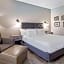 La Quinta Inn & Suites by Wyndham Evansville