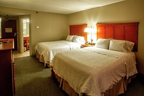 2 Queen Beds Nonsmoking