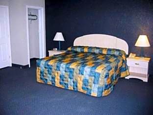 Studio Inn & Suites