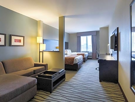 2 Queen Beds Accessible