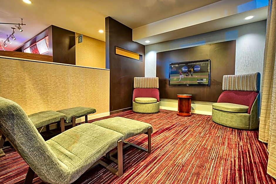Courtyard by Marriott Hampton Coliseum Central