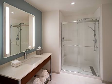 Queen Room with Two Queen Beds - Hearing Accessible/Non-Smoking