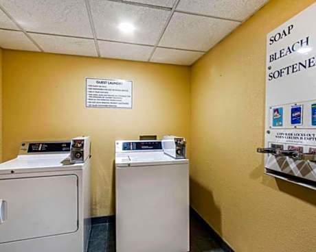 AmericInn by Wyndham Memphis East