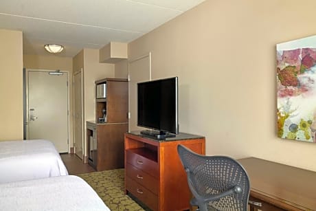 2 Queen Beds