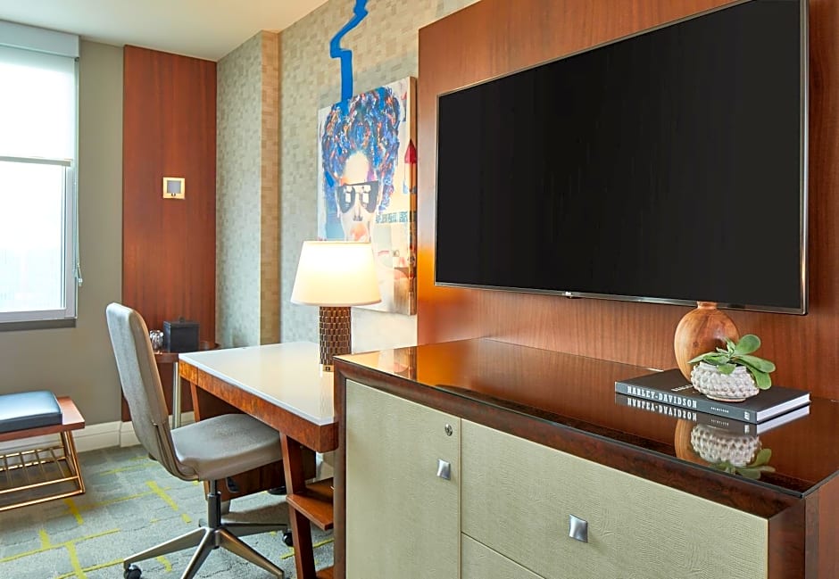 Renaissance by Marriott Atlanta Midtown Hotel