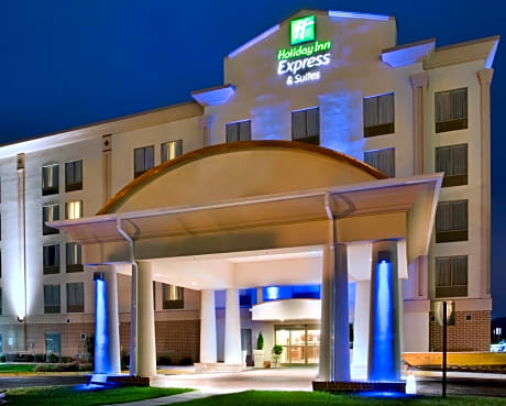 Holiday Inn Express Hotel & Suites Fredericksburg