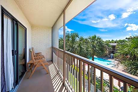 Standard King Room Poolside Disability Access Smoke Free