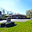 MHO Inn & Suites