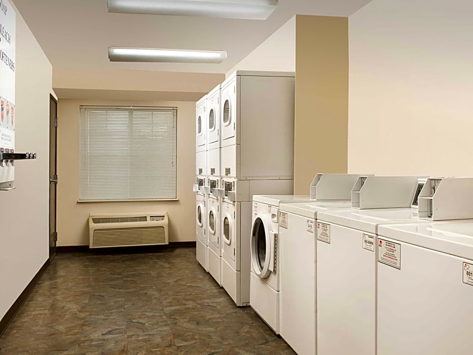 Extended Stay America Select Suites - Wichita - North