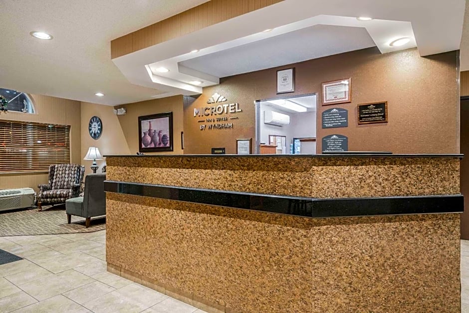 Microtel Inn & Suites by Wyndham Rochester North Mayo Clinic