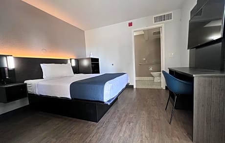 Double Room - Disability Access - Roll In Shower