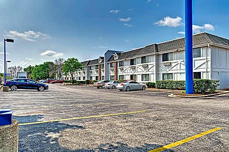 Motel 6-Glenview, IL - Chicago North
