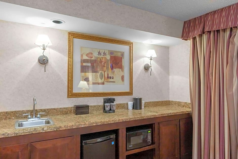 Embassy Suites by Hilton Kansas City Plaza