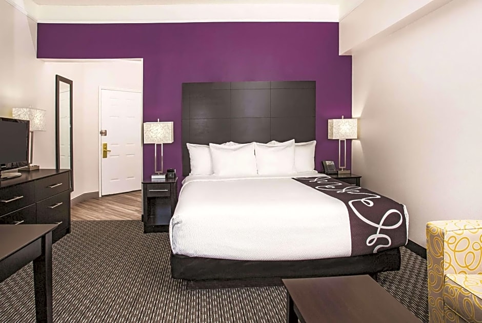 La Quinta Inn Suites by Wyndham Las Vegas Summerlin Tech