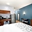 HomeTowne Studios by Red Roof East Lansing - Okemos