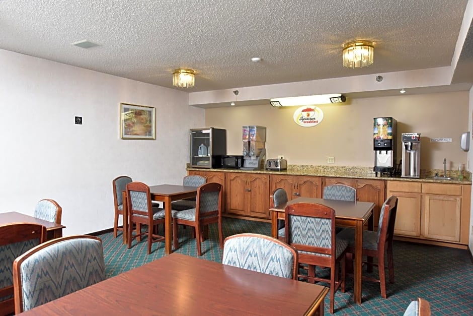 Super 8 by Wyndham Springfield/Battlefield