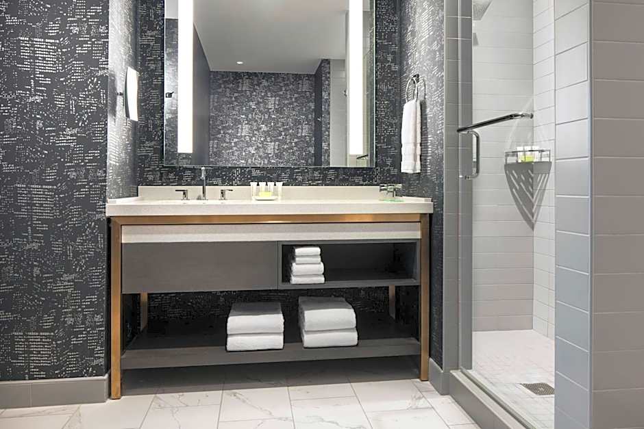 Le Meridien Houston Downtown