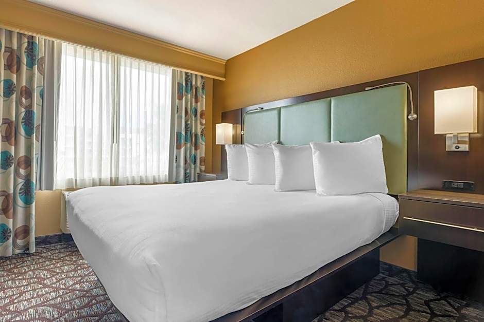 Best Western Plus Oceanside Palms Hotel