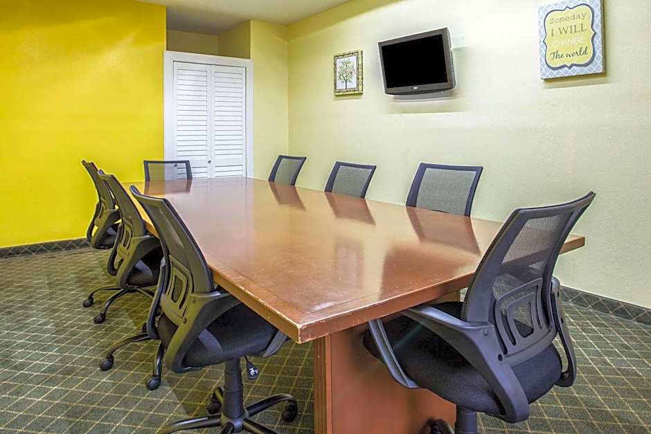 Clarion Inn & Suites Aiken South