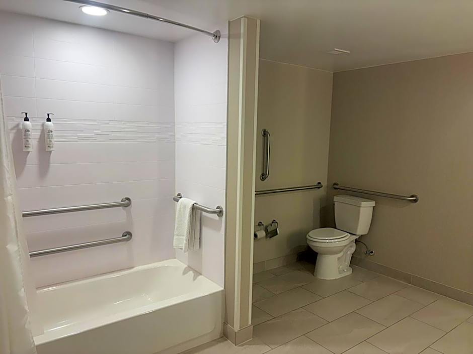 Delta Hotels by Marriott Indianapolis Airport