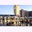 Deluxe Downtown Condo Close to Everything!